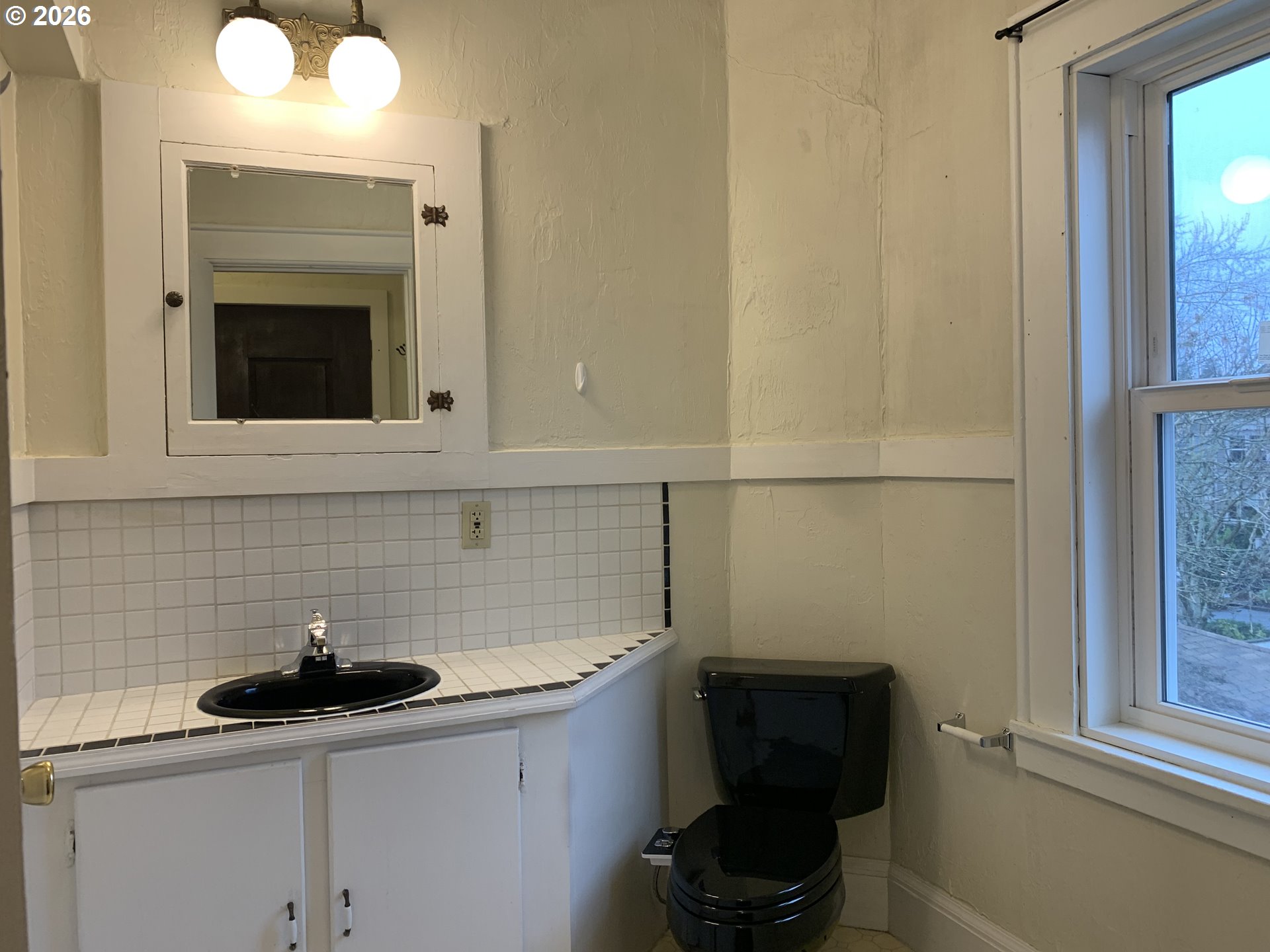 2625 Southeast Stark Street Portland, OR 97214 - Photo 15 of 25