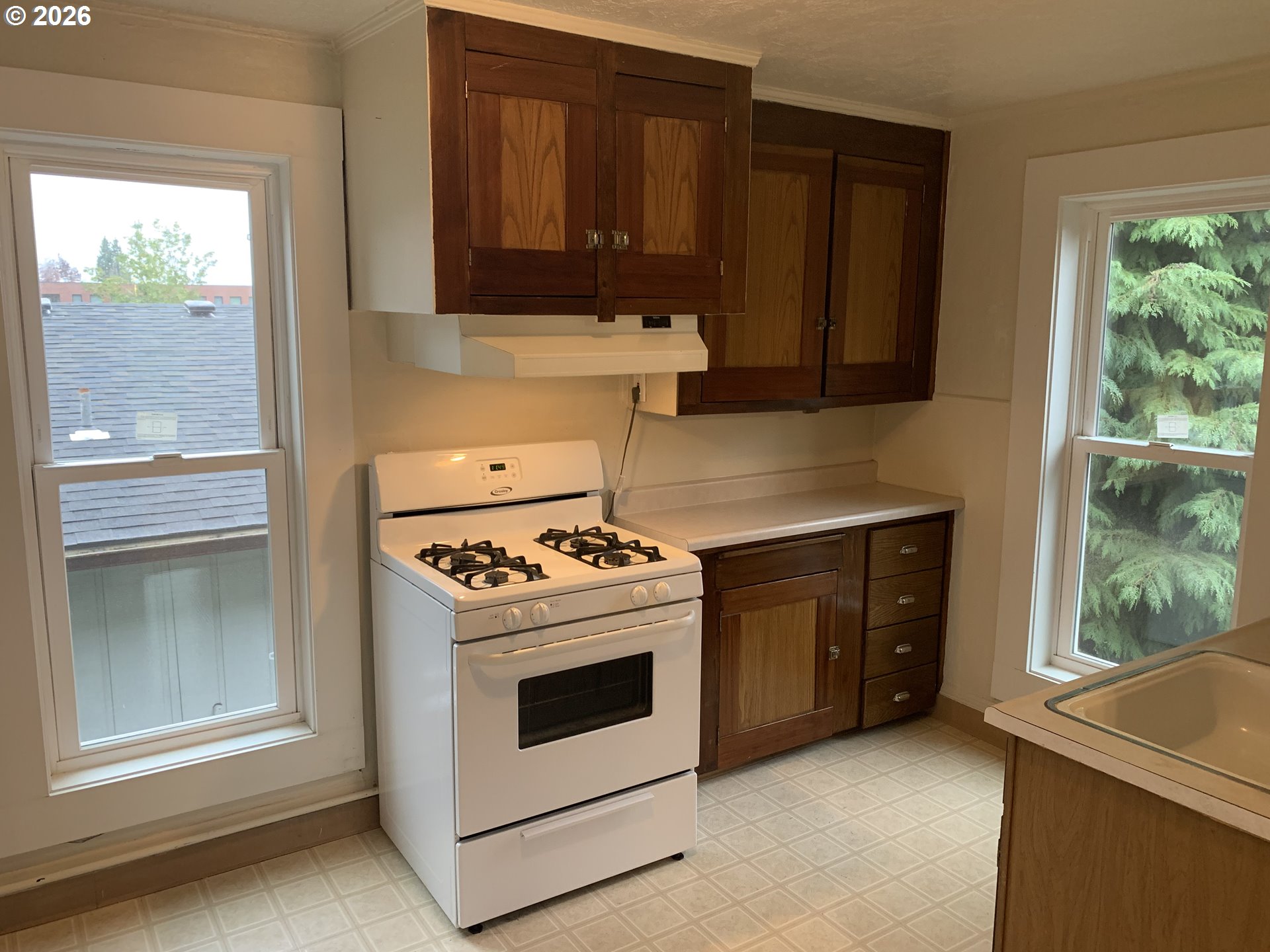 2625 Southeast Stark Street Portland, OR 97214 - Photo 10 of 25