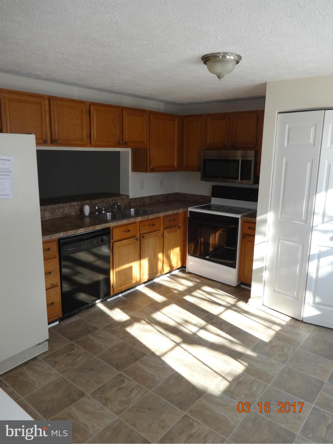10161 Shelldrake Circle Damascus, MD 20872 - Photo 2 of 8 Kitchen