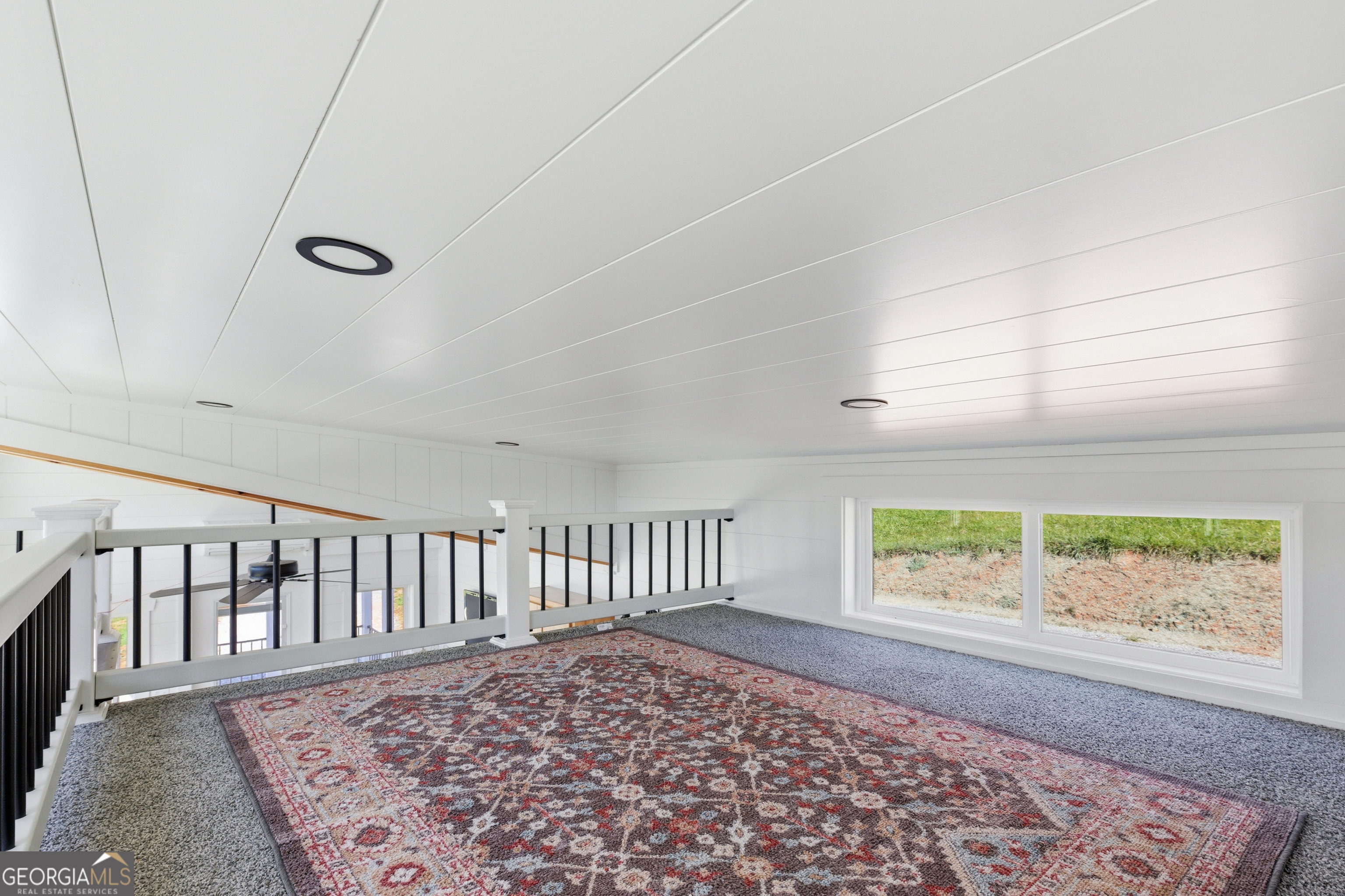 527 Saunders Road Franklin, NC 28734 - Photo 22 of 22 an entryway with a window