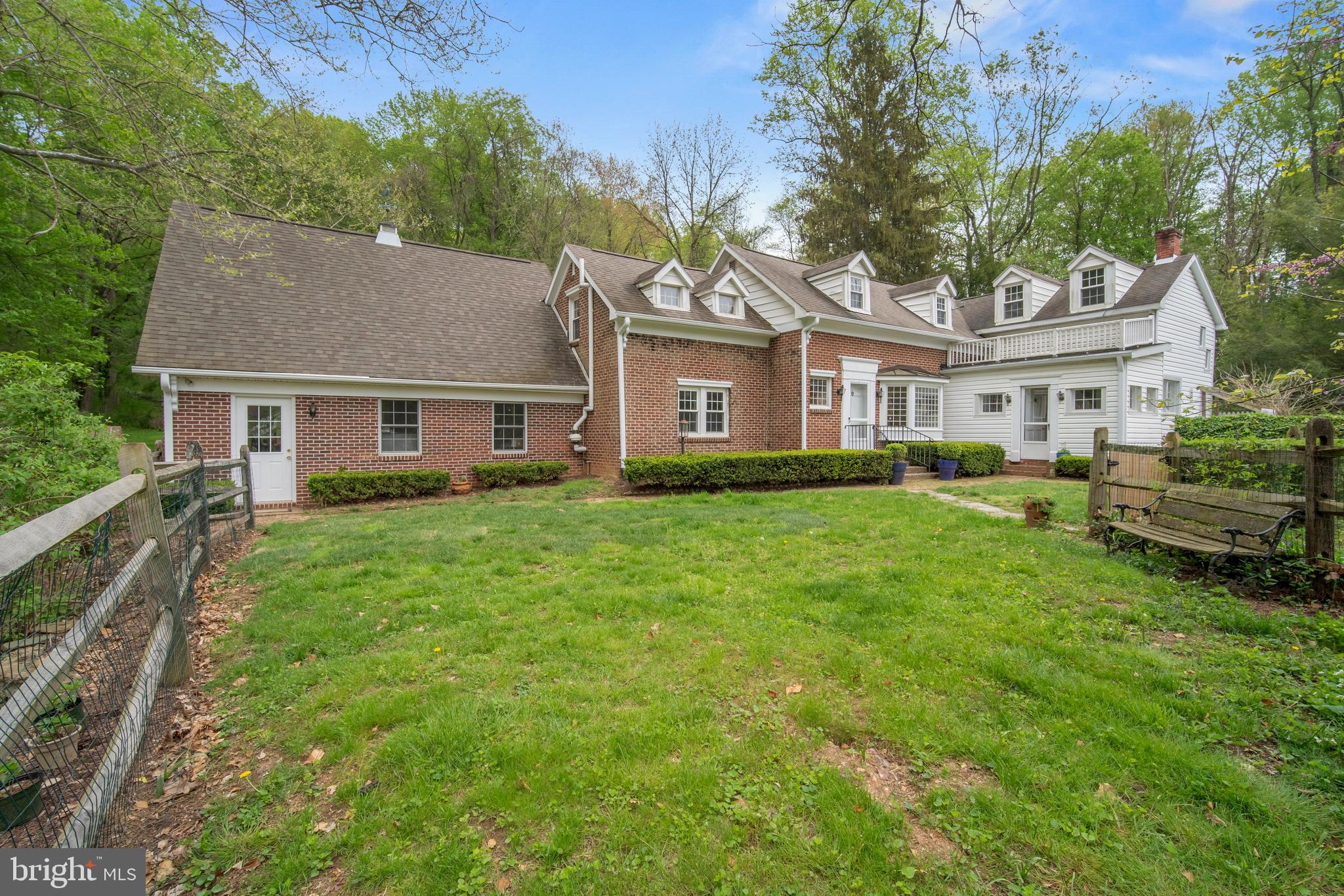 24501 Peach Tree Road Clarksburg, MD 20871 - Photo 2 of 81 Fenced front yard