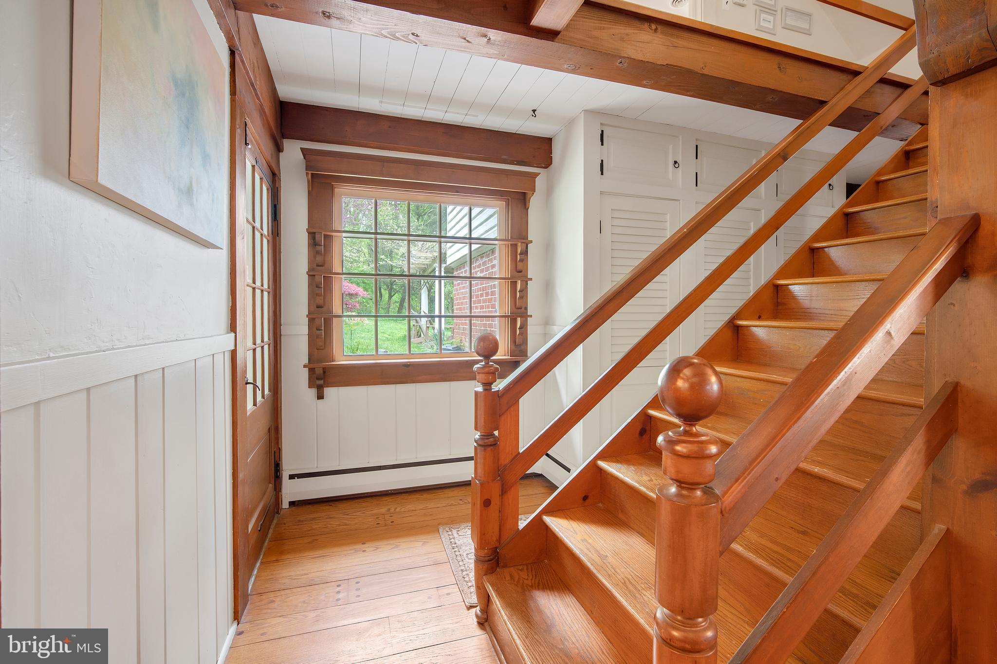24501 Peach Tree Road Clarksburg, MD 20871 - Photo 31 of 81 Main Staircase