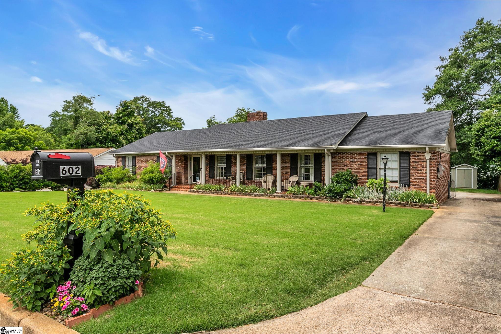 602 Wembley Road Greenville, SC 29607 - Photo 3 of 41