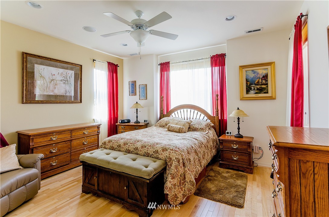 4341 Sinclair Loop Northeast Lacey, WA 98516 - Photo 17 of 25