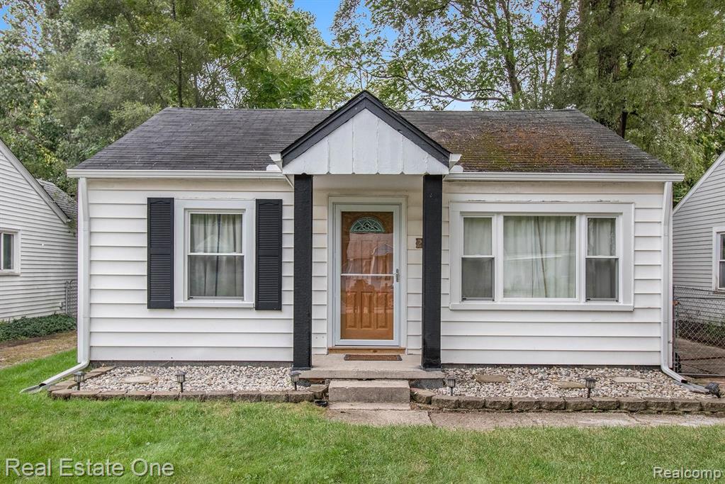 21164 Rensselaer Street Farmington Hills, MI 48336 - Photo 1 of 15