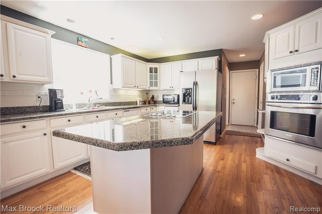 3147 Fairgrove Terrace, Unit 7 Rochester Hills, MI 48309 - Photo 26 of 52