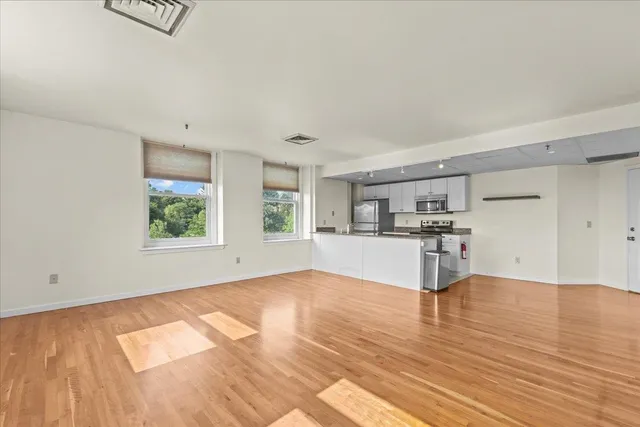 $374,900 | 131 Main Street, Unit 302, Burlington, VT 05401