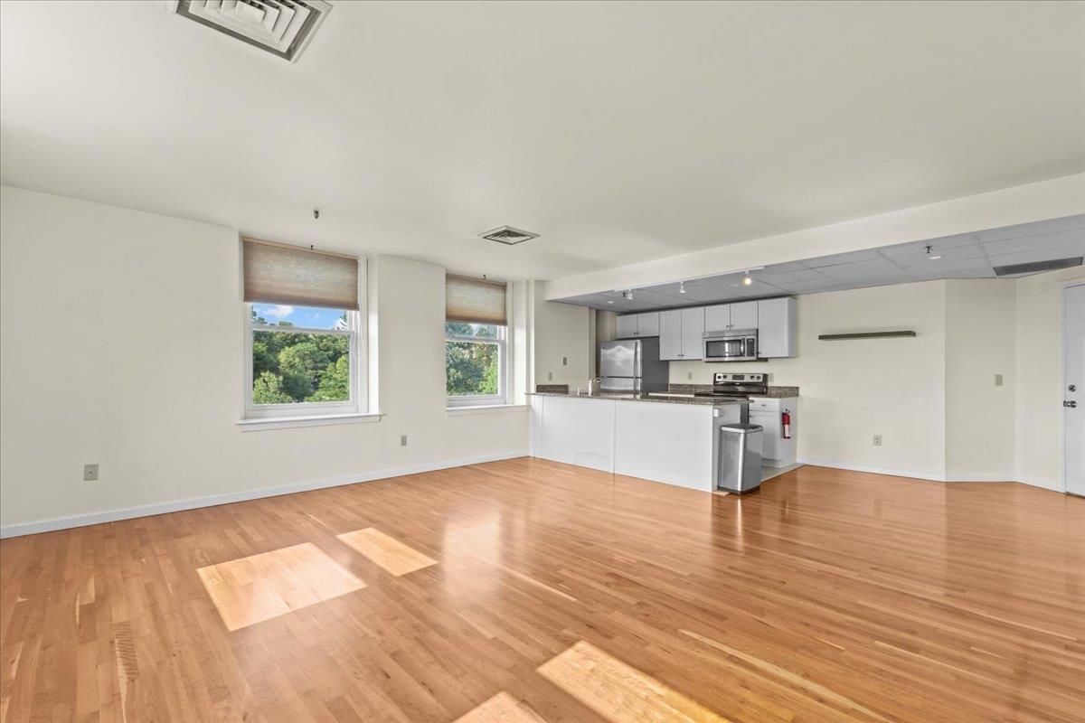 131 Main Street, Unit 302 Burlington, VT 05401 - Photo 15 of 29