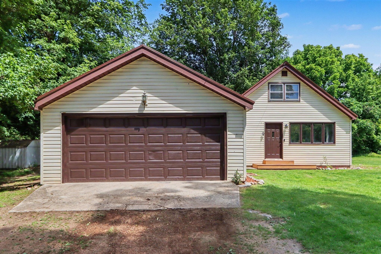 17626 South Fisher Lake Road Three Rivers, MI 49093 - Photo 2 of 18