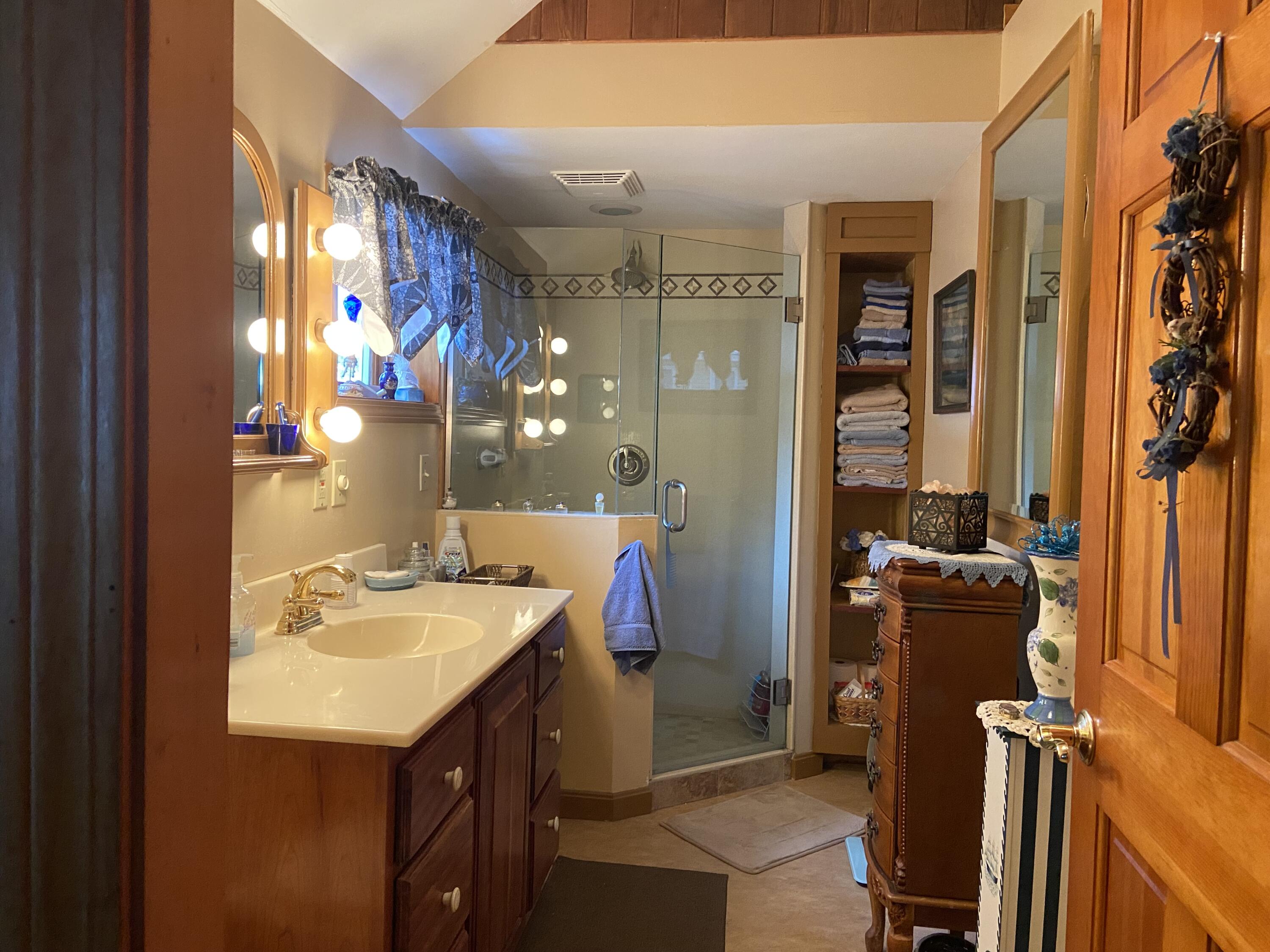 41 Haskell Avenue Raymond, ME 04071 - Photo 45 of 68 MasterBath
