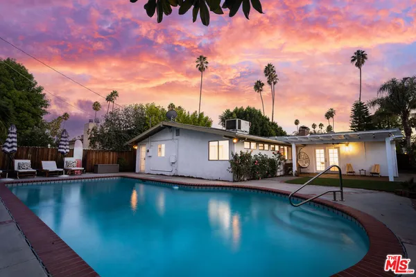 $1,250,000 | 19837 Gilmore Street, Woodland Hills, CA 91367