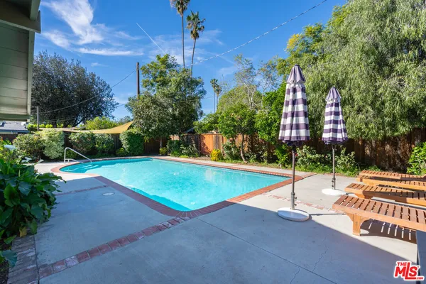 $1,250,000 | 19837 Gilmore Street, Woodland Hills, CA 91367