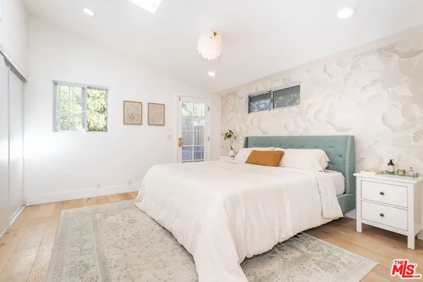 $1,250,000 | 19837 Gilmore Street, Woodland Hills, CA 91367