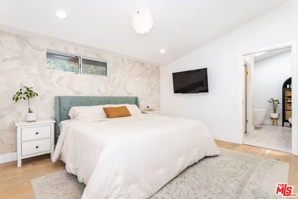$1,250,000 | 19837 Gilmore Street, Woodland Hills, CA 91367