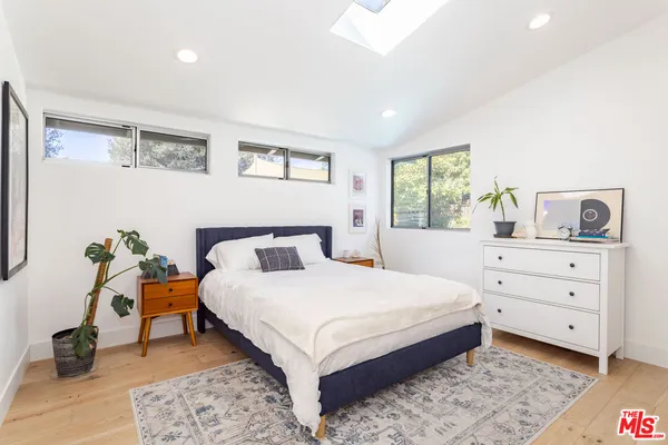 $1,250,000 | 19837 Gilmore Street, Woodland Hills, CA 91367