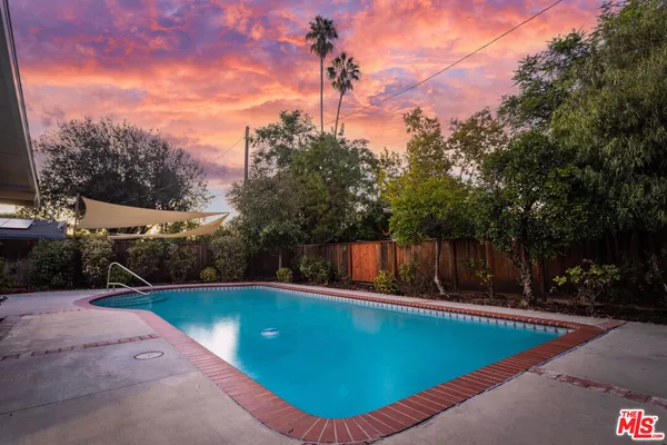 $1,250,000 | 19837 Gilmore Street, Woodland Hills, CA 91367