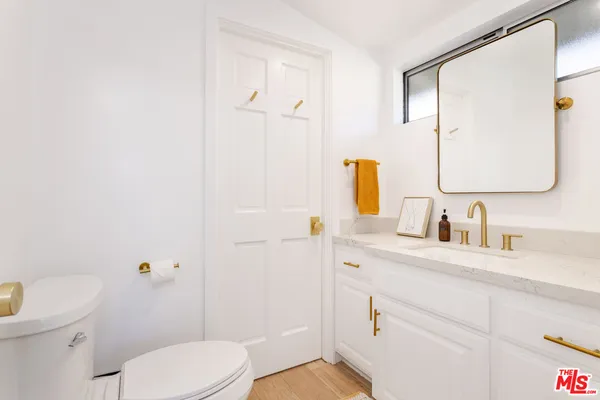 $1,250,000 | 19837 Gilmore Street, Woodland Hills, CA 91367