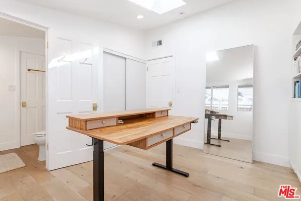 $1,250,000 | 19837 Gilmore Street, Woodland Hills, CA 91367