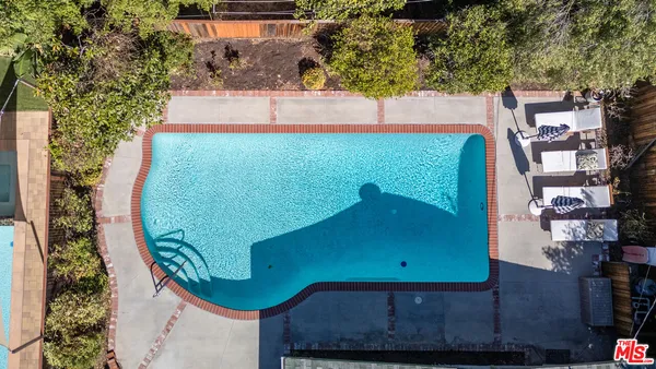 $1,250,000 | 19837 Gilmore Street, Woodland Hills, CA 91367