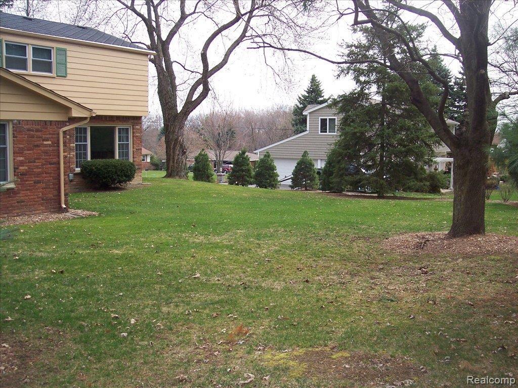 118 Randolph Road Rochester, MI 48309 - Photo 18 of 24 Back Yard