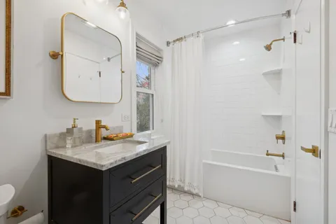 $745,000 | 524 South Kensington Avenue, La Grange, IL 60525