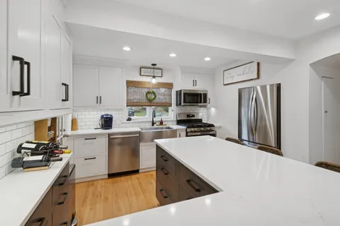 $745,000 | 524 South Kensington Avenue, La Grange, IL 60525