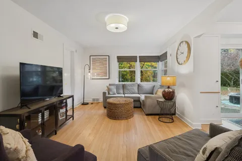 $745,000 | 524 South Kensington Avenue, La Grange, IL 60525