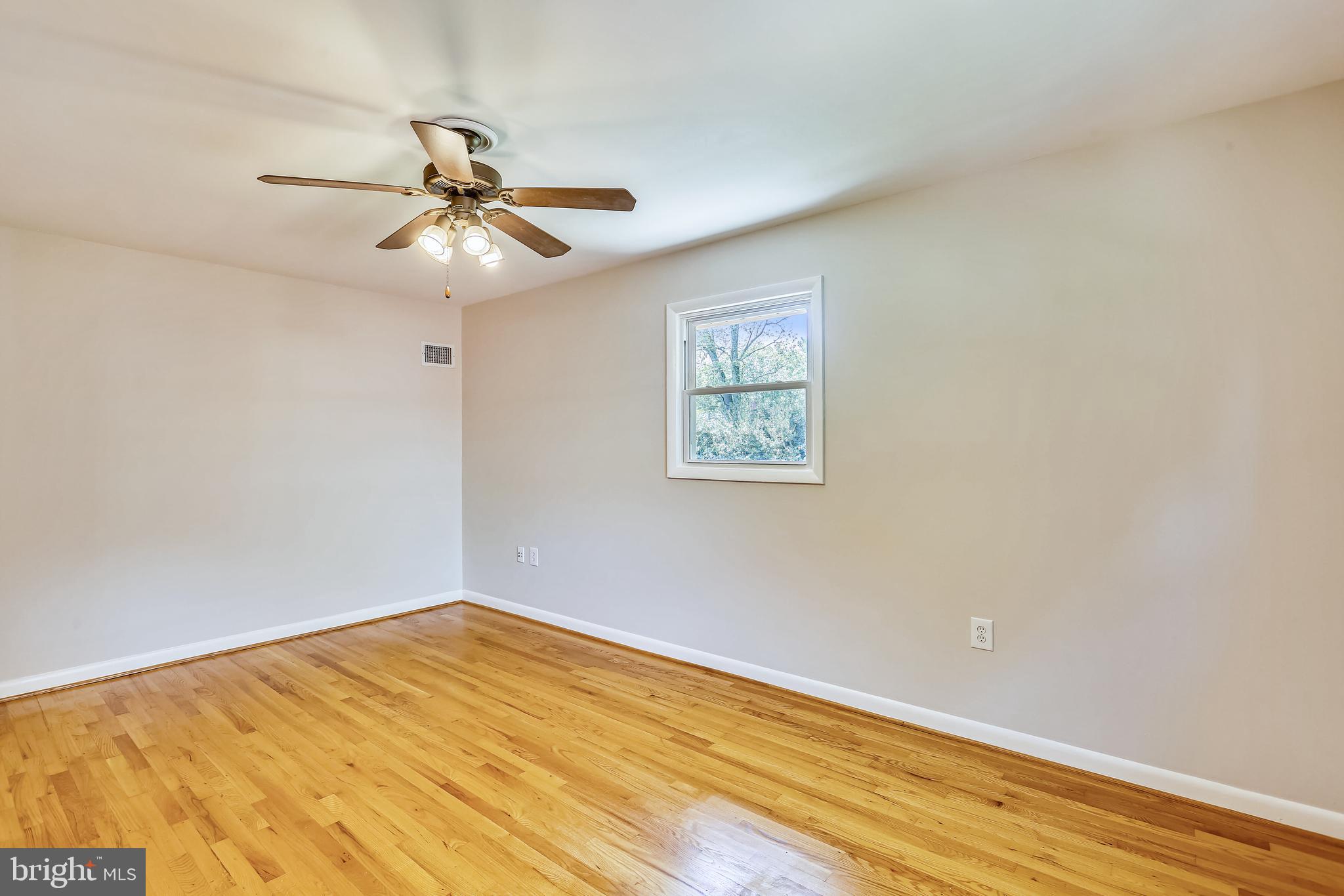 9902 Holmhurst Road Bethesda, MD 20817 - Photo 33 of 66 Gallery Image 33