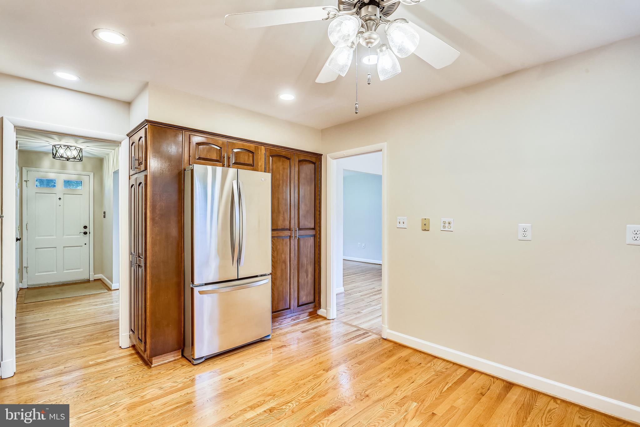 9902 Holmhurst Road Bethesda, MD 20817 - Photo 5 of 66 Gallery Image 5