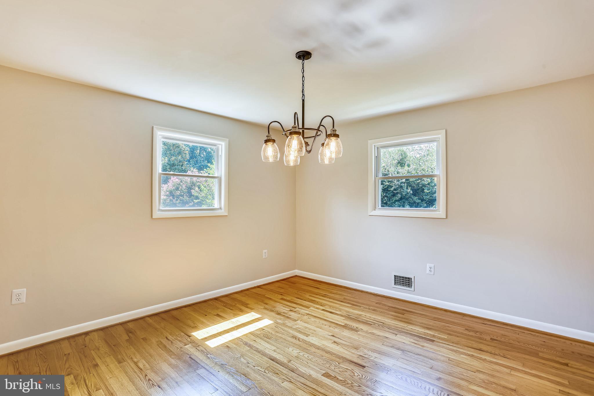 9902 Holmhurst Road Bethesda, MD 20817 - Photo 7 of 66 Gallery Image 7