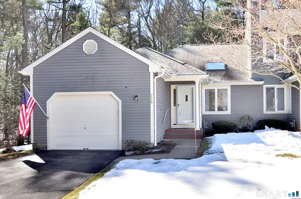 $319,900 | 228 Castlewood Drive, Unit 228, Bloomfield, CT 06002