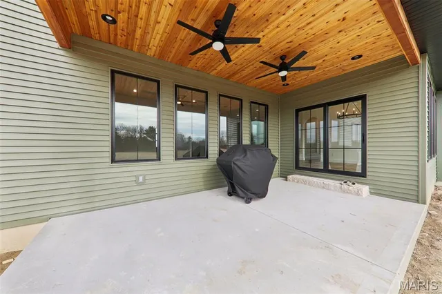 $875,000 | 2854 Fawn Meadows Court, Edwardsville, IL 62025