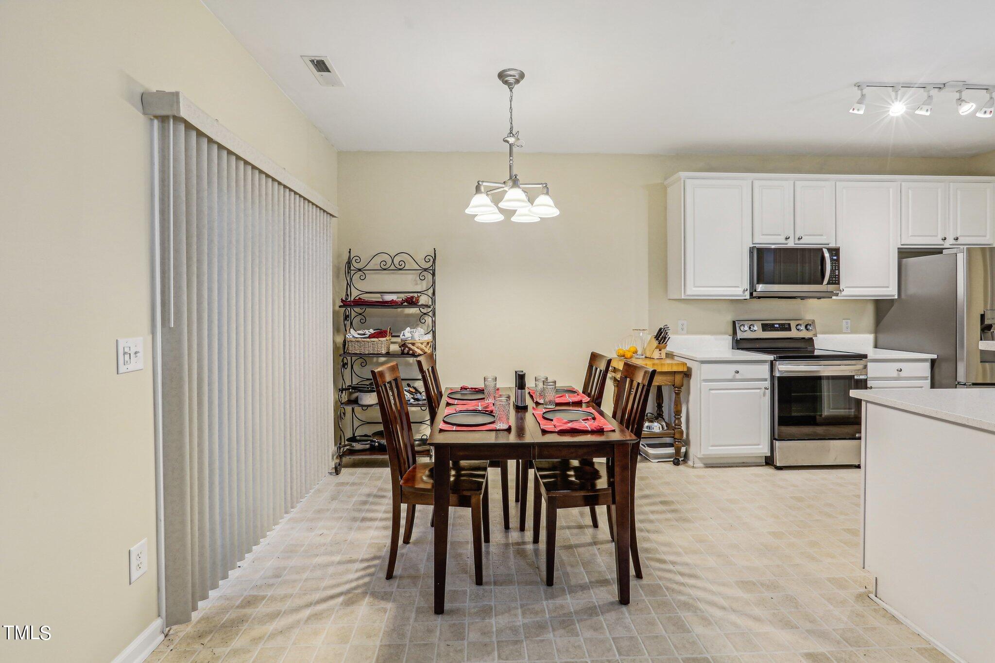 7807 Jeffrey Alan Court Raleigh, NC 27613 - Photo 6 of 23 Jeffrey Alan Ct-007