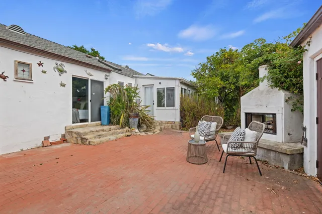 $1,389,000 | 1425 Robbins Street, Santa Barbara, CA 93101
