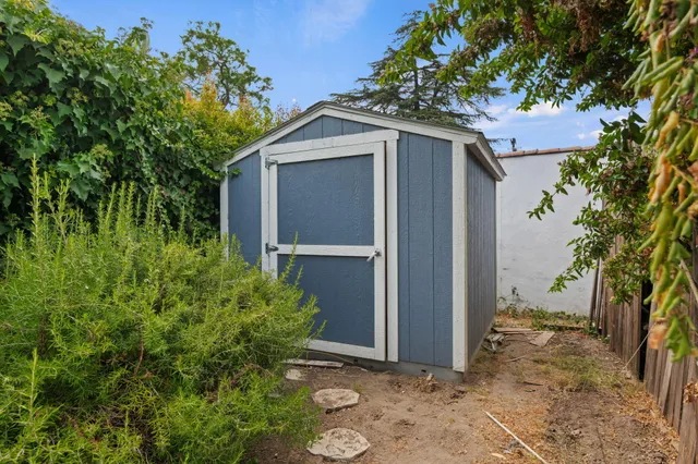 $1,389,000 | 1425 Robbins Street, Santa Barbara, CA 93101