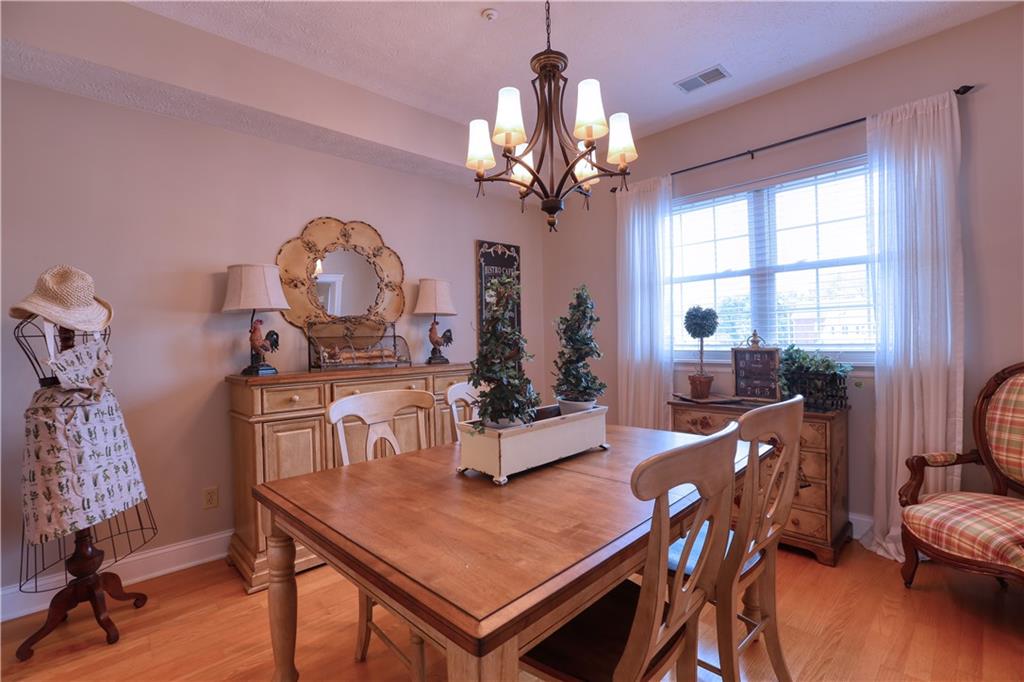 668 Riverside Drive Beaver, PA 15009 - Photo 4 of 25 Your light filled dining room instantly welcomes family and friends for fun gatherings.