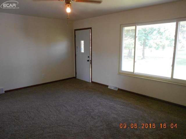 5521 Arbela Road Millington, MI 48746 - Photo 5 of 10 21213534-4.JPG