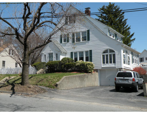 170 Beverly Road Worcester, MA 01605 - Photo 2 of 30
