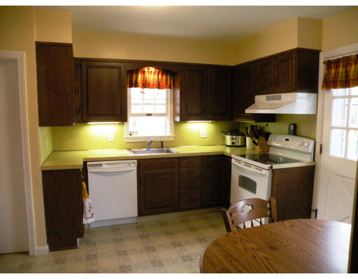 170 Beverly Road Worcester, MA 01605 - Photo 8 of 30