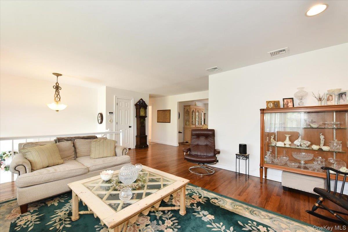 44 Peppermint Road Commack, NY 11725 - Photo 9 of 35