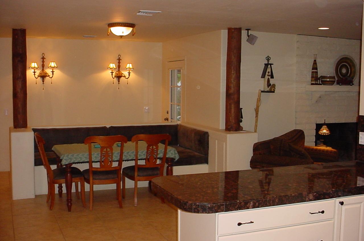 3616 East Vineyard Road Phoenix, AZ 85042 - Photo 11 of 23 Dining again