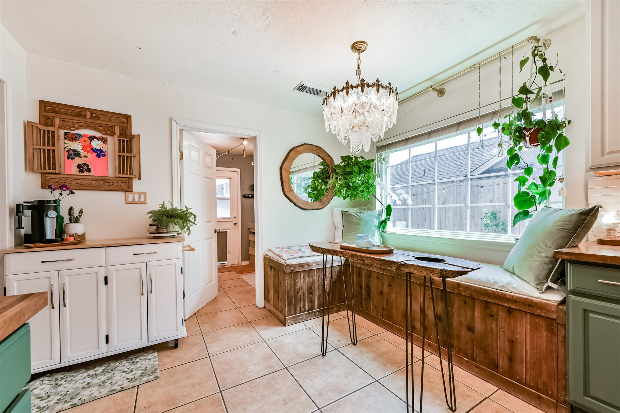 1723 Capstan Road Houston, TX 77062 - Photo 11 of 43 Bright breakfast area overlooking the backyard oasis.