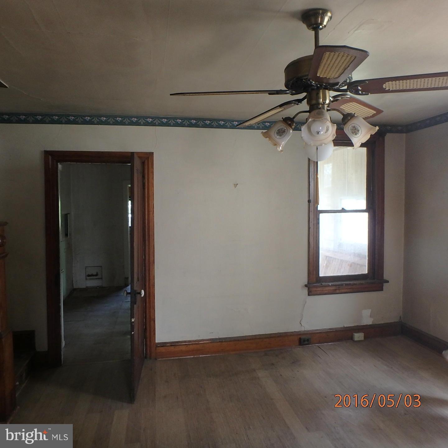 408 Ridge Avenue Hagerstown, MD 21740 - Photo 3 of 6 Living Room