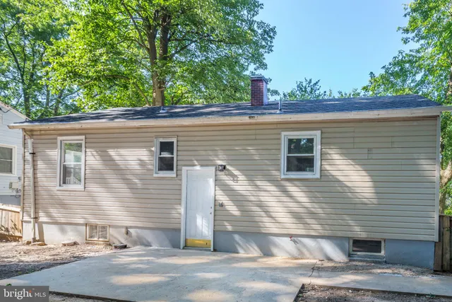 $2,800 | 3205 Henderson Avenue, Silver Spring, MD 20902