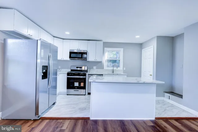 $2,800 | 3205 Henderson Avenue, Silver Spring, MD 20902