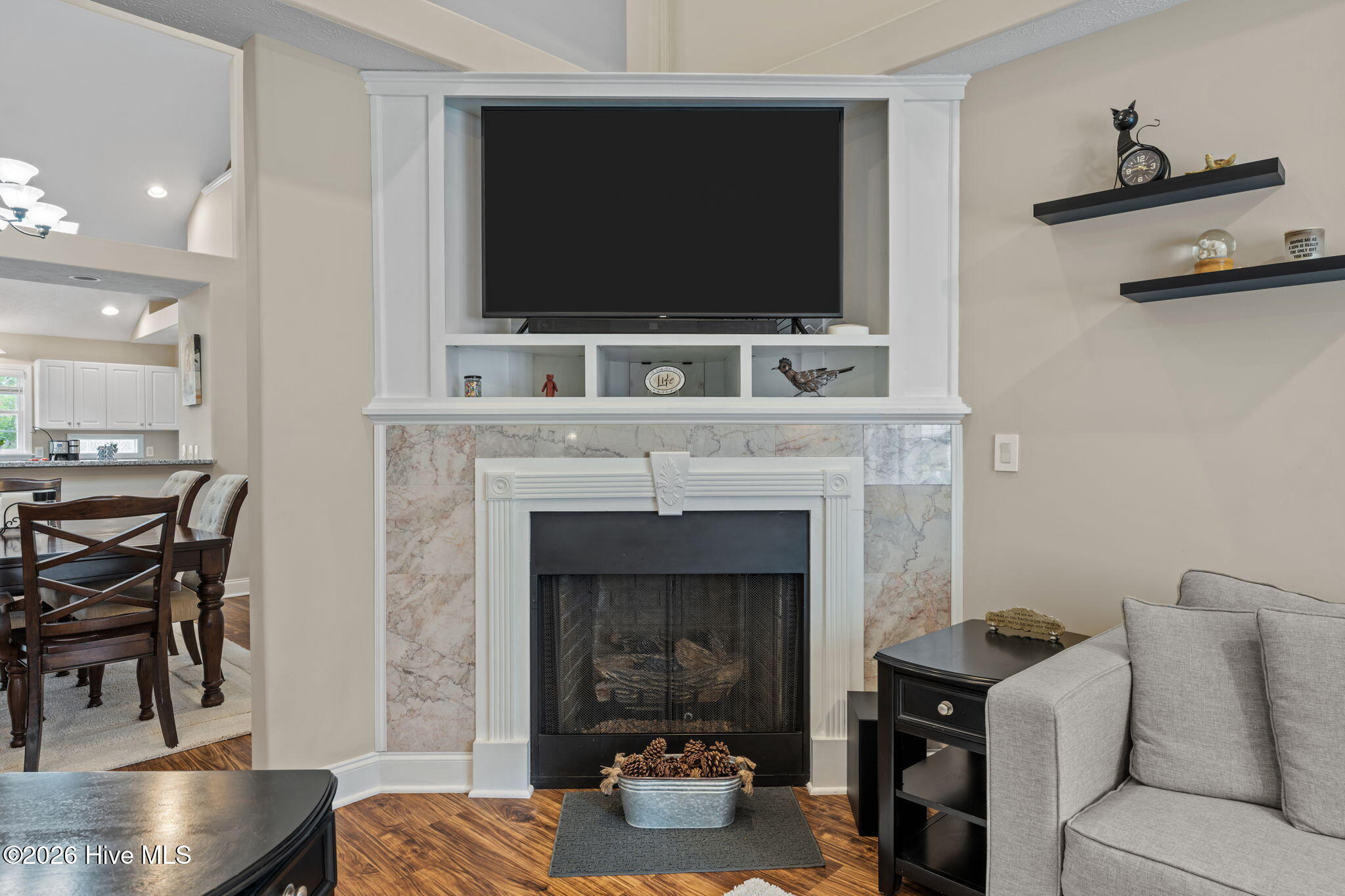 412 Neuchatel Road New Bern, NC 28562 - Photo 6 of 43 Living Area