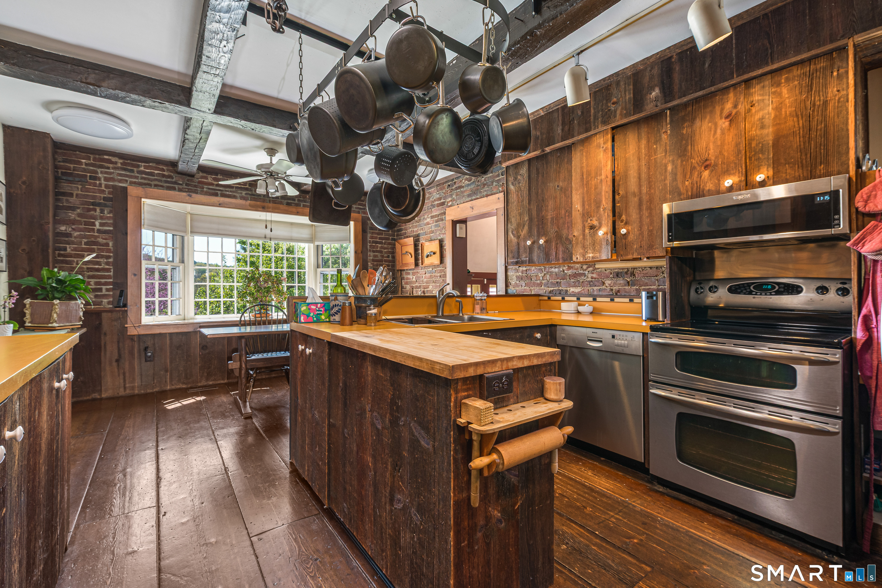 29 Spencer Road Haddam, CT 06441 - Photo 12 of 40 a kitchen that has a stove and a microwave