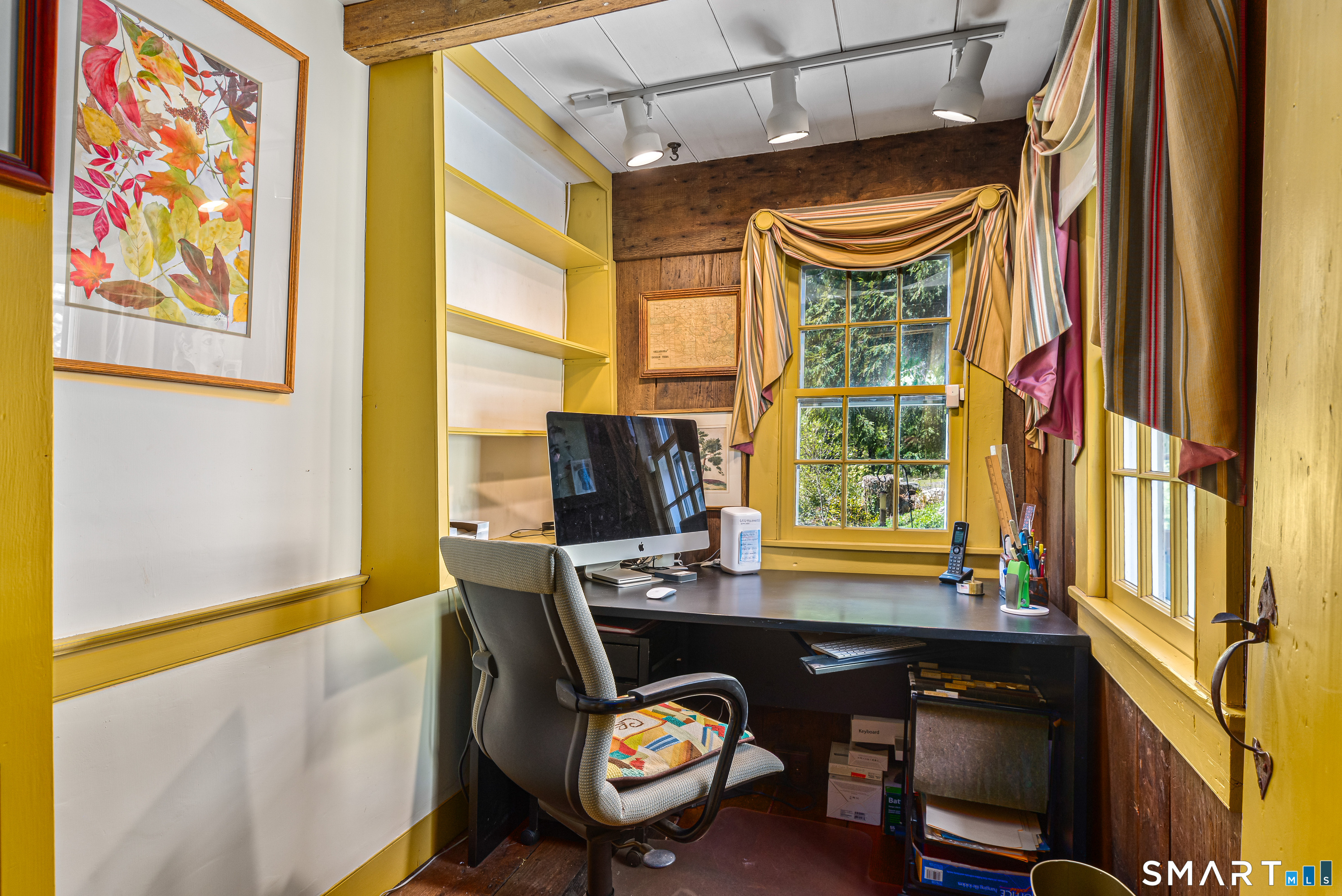29 Spencer Road Haddam, CT 06441 - Photo 17 of 40 a workspace with furniture and window