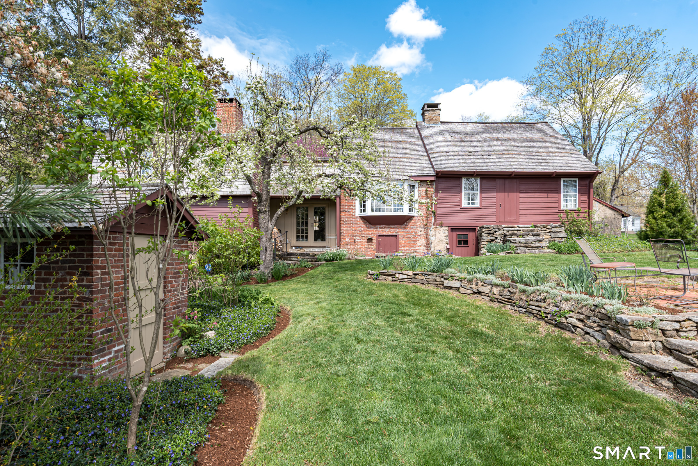 29 Spencer Road Haddam, CT 06441 - Photo 10 of 40 a front view of a house with garden
