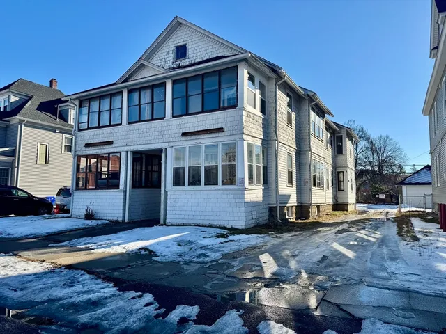 $499,900 | 21 Bloomfield Street, Springfield, MA 01108